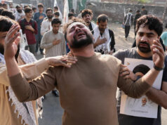 Pelo menos 9 mortos quando xiitas invadem o consulado dos EUA no Paquistão por causa do assassinato do líder supremo do Irã Yahoo news home