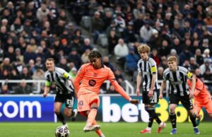 Pênalti tardio de Yamal vale empate do Barcelona em Newcastle na Liga dos Campeões Pênalti tardio de Yamal vale empate do Barcelona em Newcastle na Liga dos Campeões