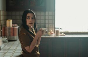 Perjuangan Prilly Latuconsina Buat Danur Terakhir, 4 Jam Didempul Prostetik Setiap Hari Perjuangan Prilly Latuconsina Buat Danur Terakhir, 4 Jam Didempul Prostetik Setiap Hari