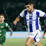 Persebaya frustra a vitória de Persib Bandung no GBT, duelo acirrado termina em 2 a 2