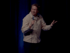 Pete Holmes sobre seu novo especial de stand-up, a morte da TV tarde da noite e fazendo piadas trans respeitosas: ‘Não pode ser apenas uma risada barata’ Pete Holmes sobre seu novo especial de stand-up, a morte da TV tarde da noite e fazendo piadas trans respeitosas: 'Não pode ser apenas uma risada barata'