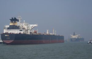 Petróleo permanece acima de US$ 100 por barril em meio ao domínio do Irã no Estreito de Ormuz Petróleo permanece acima de US$ 100 por barril em meio ao domínio do Irã no Estreito de Ormuz