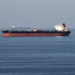 Petróleo salta 10% com conflito no Irã e pode subir para US$ 100 o barril, dizem analistas