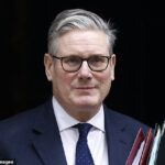 Diz-se que Ed Miliband, Rachel Reeves e Yvette Cooper instaram Sir Keir Starmer (foto) a não ter nada a ver com o ataque dos EUA ao Irã