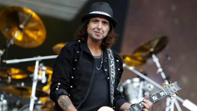 Phil Campbell, guitarrista do Motörhead, morto aos 64 anos Phil Campbell, guitarrista do Motörhead, morto aos 64 anos