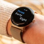 Google Pixel 10 Pro em mãos