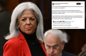 Polêmico de Nova York processando conselho por tentar censurá-la por tweets ‘islamofóbicos’ Uma mulher de cabelos brancos e um blazer vermelho está em uma sala com uma mulher de vestido vermelho sentada ao lado dela, ambas no meio de uma multidão.