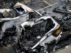 Polícia antiterrorista do Reino Unido investiga ataque incendiário anti-semita enquanto grupo ligado ao Irã assume a responsabilidade Polícia antiterrorista do Reino Unido investiga ataque incendiário anti-semita enquanto grupo ligado ao Irã assume a responsabilidade