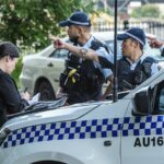 Polícia no local na Shale Street em Lidcombe ontem.