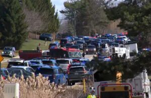 Polícia responde a denúncia de atirador ativo em sinagoga dos EUA Polícia responde a denúncia de atirador ativo em sinagoga dos EUA