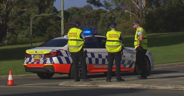 Policiais alertam sobre a mania popular depois que um campus TAFE foi bloqueado
