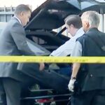 Policiais sacam rifle de Lamborghini e mulher é presa depois que mulher e cachorro são encontrados mortos a tiros em um suposto caso de amor lésbico que deu errado na elegante Beverly Grove