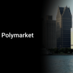 A Polymarket processa Michigan por ameaça estadual de aplicação de jogos de azar contra a plataforma. Logotipo da Polymarket em um fundo preto ao lado do horizonte de Detroit e da orla marítima à luz do dia