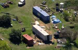 Por dentro da operação policial que matou Dezi Freeman Foto aérea da propriedade onde Dezi Freeman foi baleado, 30 de março de 2026.