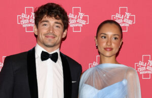 Por dentro do casamento de Charles Leclerc e Alexandra Saint Mleux Charles Leclerc e Alexandra Saint Mleux no 76º Baile da Cruz Vermelha em 12 de julho de 2025 em Mônaco.