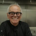 O chef famoso Wolfgang Puck falou ao Daily Mail sobre a mania Ozempic de Hollywood e suas previsões para o Oscar enquanto se prepara para o Governors Ball, a festa oficial do Oscar