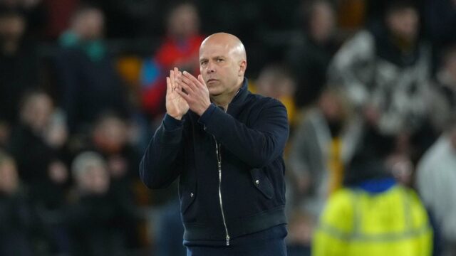 Premier League 2025-26: Slot visa títulos para resgatar temporada difícil para o Liverpool
