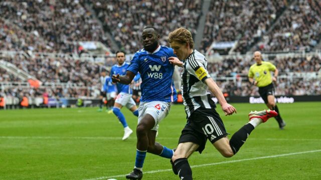 Premier League inicia investigação sobre incidente de ‘suposto abuso discriminatório’ Premier League inicia investigação sobre incidente de ‘suposto abuso discriminatório’ no jogo Newcastle-Sunderland