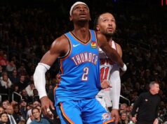 Previsão Knicks vs. Thunder: escolhas da NBA, probabilidades, melhores apostas no domingo O pivô do Oklahoma City Thunder, Isaiah Hartenstein #55, é todo sorrisos entre o guarda do New York Knicks, Josh Hart #3, e o pivô do New York Knicks, Karl-Anthony Towns #32, durante o terceiro quarto no Madison Square Garden.