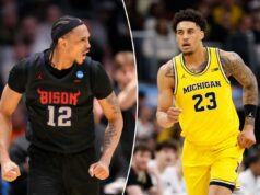 Previsão de Howard x Michigan: probabilidades, escolhas e melhores apostas do March Madness 2026 para as oitavas de final de quinta-feira Cinco jogadores de basquete masculino do Michigan Wolverines, incluindo Aday Mara #15, em camisas amarelas.