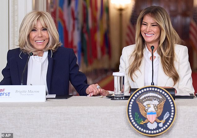 Primeiras-damas com bolsas de estilo: LAURA CRAIK revela £ 90.000 Na foto: a primeira-dama da França, Brigitte Macron, com a primeira-dama dos EUA, Melania Trump, durante a 'Cúpula da Coalizão Global Fomentando o Futuro Juntos'