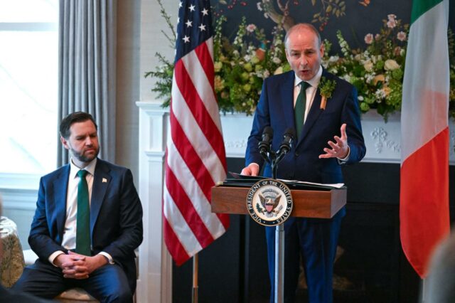 Primeiro-ministro irlandês aborda como a Europa se sente em relação ao conflito EUA-Irão: “Preferimos uma resolução pacífica”
