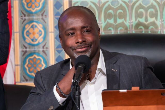 Principais políticos de Los Angeles quebram o silêncio sobre a alegação extraordinária de “parada de trânsito racista”
