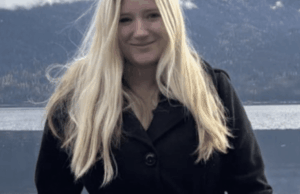 Professor casado do ensino médio é preso por agredir sexualmente estudante adolescente Professora casada de ginástica do ensino médio é presa em Rhode Island por agredir sexualmente a estudante Alisha Crins