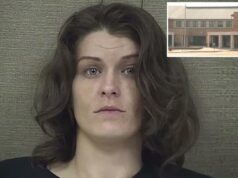 Professor que ‘cheirava’ a maconha ‘todos os dias’ é acusado de tentar vender drogas na escola Os deputados do condado de Harnett prenderam uma professora de matemática da Overhills High School depois de receber uma denúncia de que ela tinha uma substância ilegal no campus.