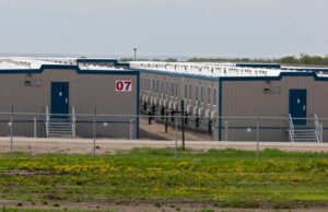 Proprietário do centro de detenção do ICE vê grande oportunidade em campos de IA Housing for Oil Workers in North Dakota's Oil Boom