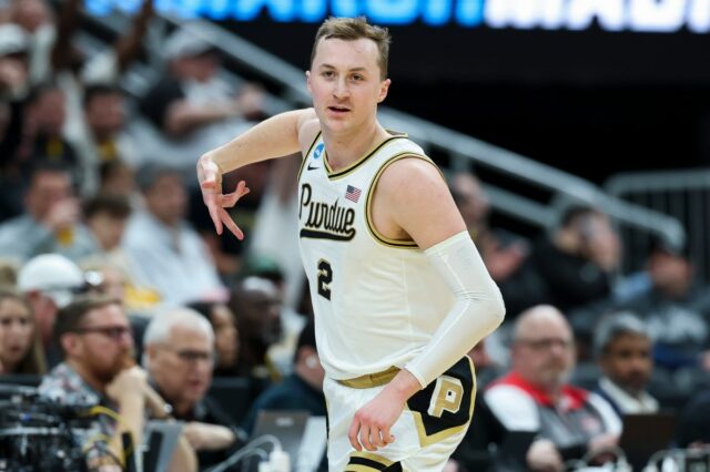 Purdue empata recorde do programa após avançar para Sweet 16 Fletcher Loyer #2 of the Purdue Boilermakers.