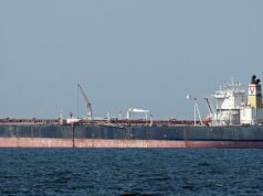 Putin foi pego executando uma enorme transferência de petróleo ‘semiascura’ entre navios no Golfo de Omã Putin foi pego executando uma enorme transferência de petróleo 'semiascura' entre navios no Golfo de Omã