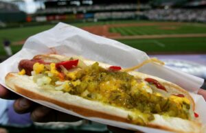 Qual é o desafio 9-9-9? Cerveja viral da MLB, experiência de cachorro-quente 1711741267 JJ Watt desencadeia um grande debate online com uma 'pergunta genuína' sobre a situação do restaurante