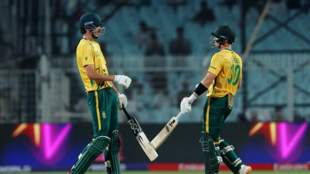 Qual é o menor total defendido em Eden Gardens em T20Is?
