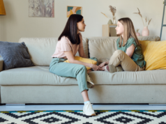 Quando e como conversar com adolescentes sobre controle de natalidade – de acordo com o pediatra Quando e como conversar com adolescentes sobre controle de natalidade - de acordo com o pediatra