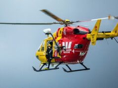 Quatro pessoas desaparecidas depois que o barco não retorna no noroeste da Tasmânia Quatro pessoas desaparecidas depois que o barco não retorna no noroeste da Tasmânia