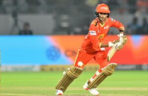 Quem é Anushka Sharma? A mais recente adição ao lado T20I feminino indiano Quem é Anushka Sharma? A mais recente adição ao lado T20I feminino indiano