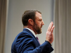 Quem é Markwayne Mullin, o novo chefe de segurança interna de Trump? Quem é Markwayne Mullin, o novo chefe de segurança interna de Trump?