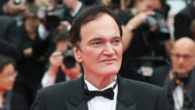 Quentin Tarantino está desenvolvendo uma peça britânica com estreia prevista para o outono, possivelmente no West End
