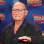 RIP James Tolkan: Diretor de 'De Volta para o Futuro' e Comandante de 'Top Gun' Morto aos 94