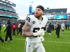 Raiders trocam Maxx Crosby com Ravens em acordo de grande sucesso da NFL Maxx Crosby sai de campo após o jogo contra o Philadelphia Eagles no Lincoln Financial Field em 14 de dezembro de 2025 na Filadélfia, Pensilvânia.
