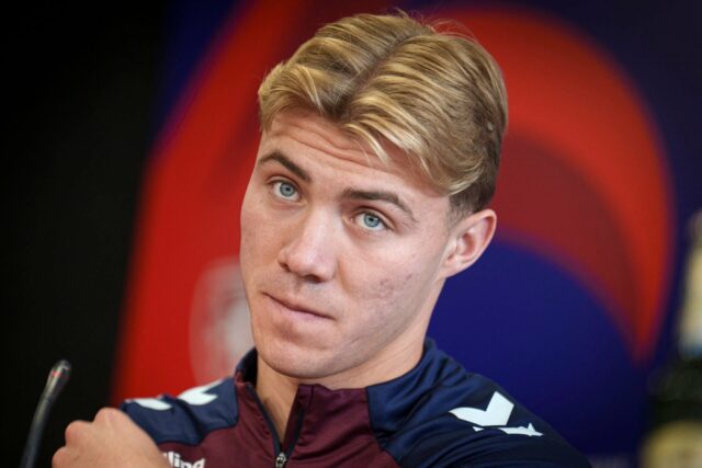 Rasmus Hojlund explica por que está calmo antes de jogar 'minha maior partida de todos os tempos'
