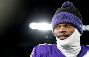 Ravens previsto para escolher o sucessor de Lamar Jackson Lamar Jackson #8 of the Baltimore Ravens reacts following an NFL Football game against the Pittsburgh Steelers at M&T Bank Stadium on December 21, 2024 in Baltimore, Maryland.