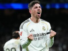 Real Madrid vence Elche e pressiona Barcelona pelo título da La Liga Real Madrid vence Elche e pressiona Barcelona pelo título da La Liga