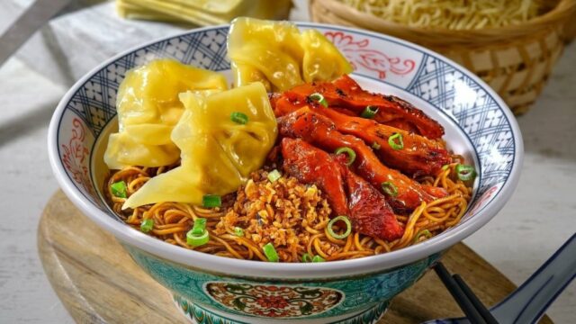 Recomendações de delícias culinárias típicas de Singapura em Jacarta enquanto experimenta a sensação da cultura Hawker
