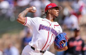 Red Sox $ 55 milhões Righty revela por que ele saiu do WBC após uma partida Brayan Bello throws a pitch for Team Dominican Republic in the WBC.