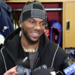 Malik Nabers falando à mídia no centro de treinamento do New York Giants.