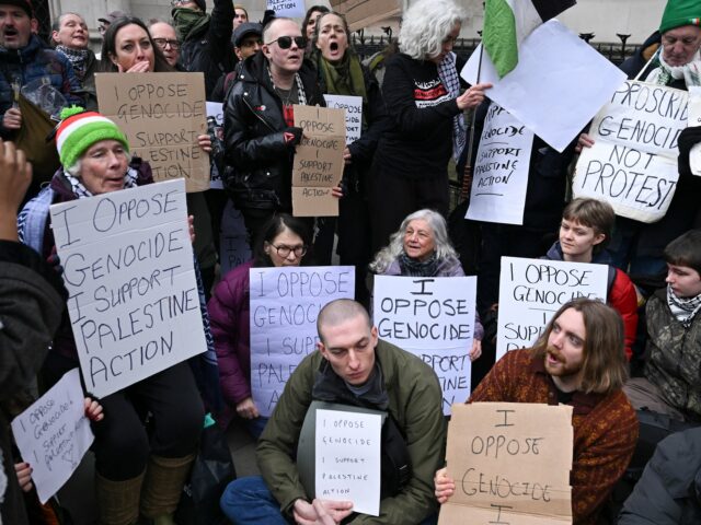 Reino Unido acusado de 'táticas de intimidação' contra ativistas pró-Palestina sob fiança
