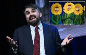 Repórteres cantam Mamdani no jantar do Inner Circle Repórteres cantam Mamdani no jantar do Inner Circle