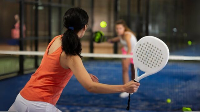 Requisitos se você deseja construir um campo de padel em Jacarta: Distância até áreas residenciais 160 metros - via transporte público
